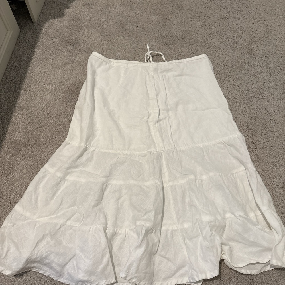 Chic White Midi Skirt